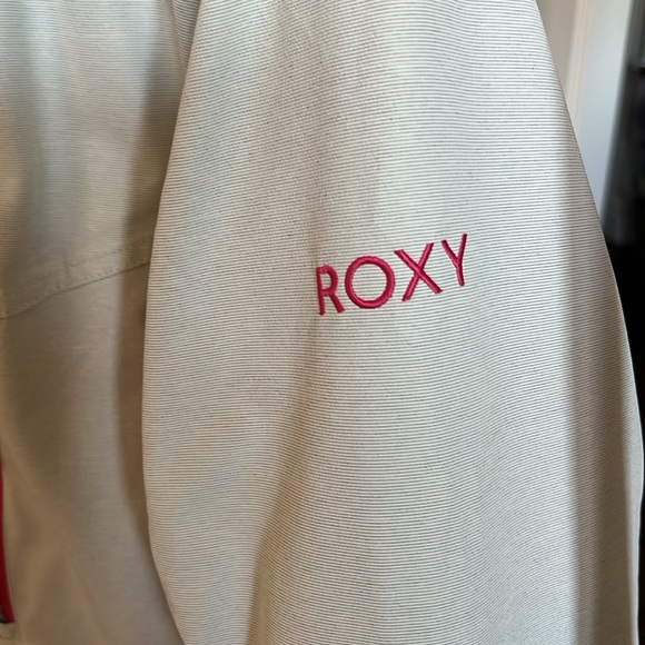 Roxy- Snowboard Jacket - Picture 4 of 11